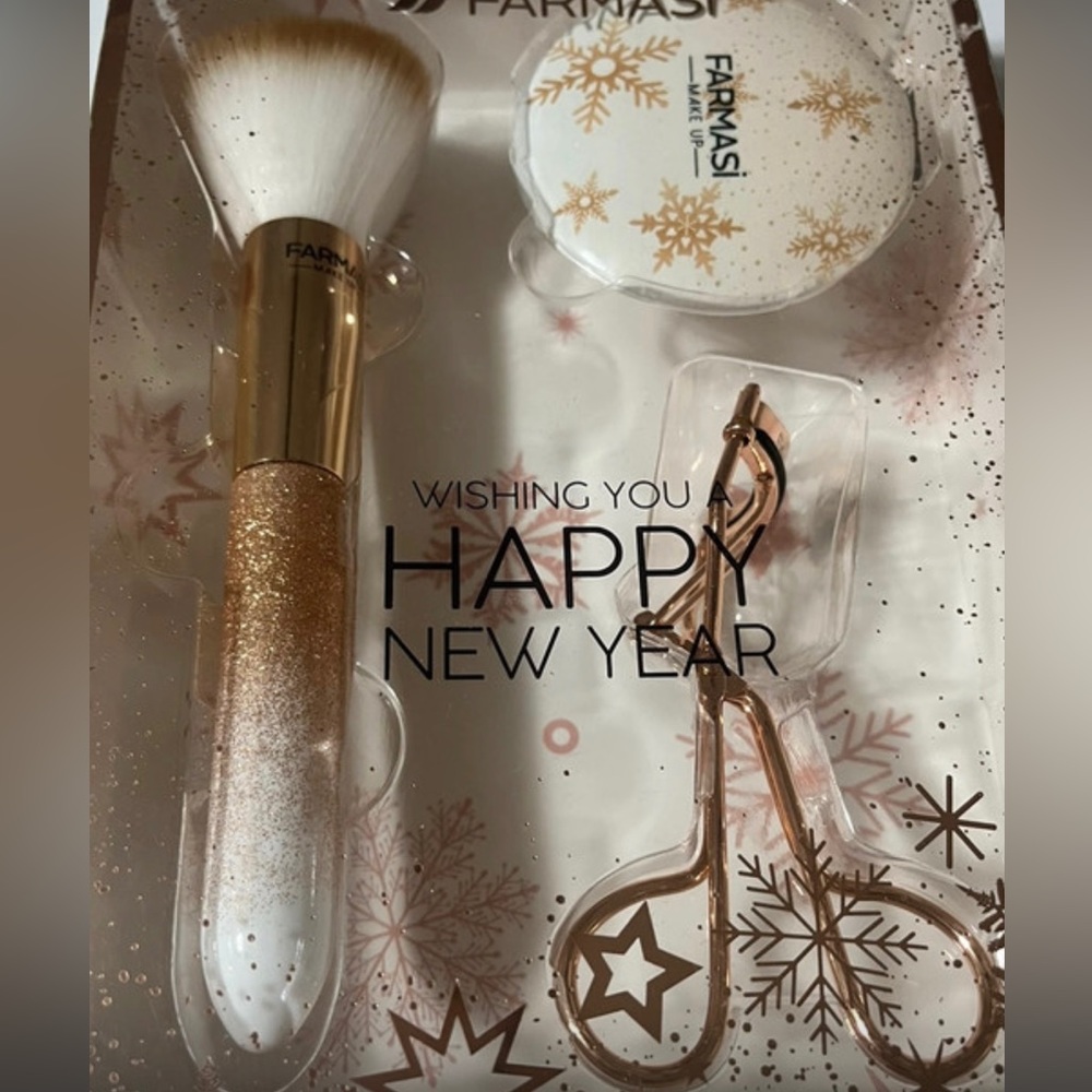 Farmasi Set: Eyelash curler and blush brush and mirror